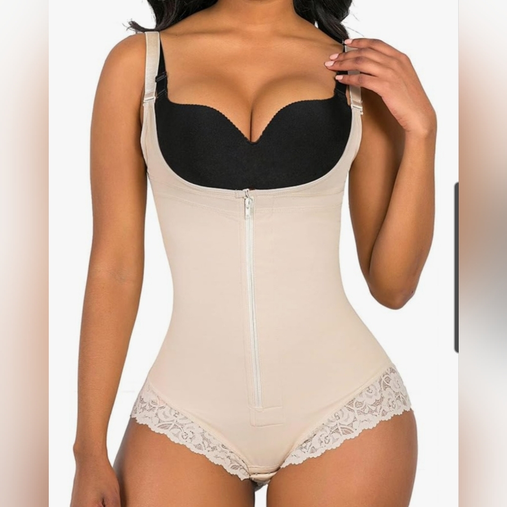 Elegant Cream Shapewear Bodysuit with Lace Trim Size Small By Shaperx